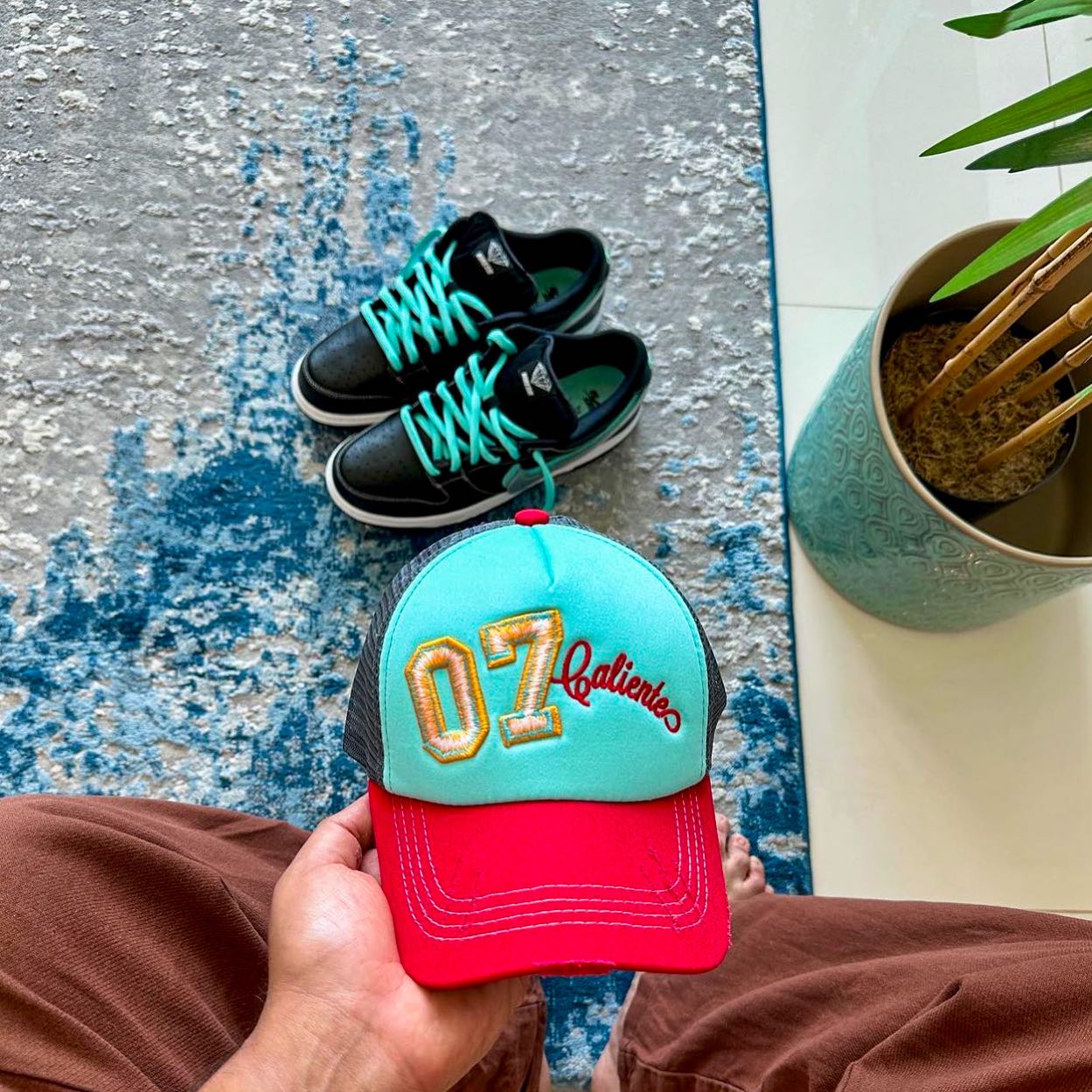 Caps Online Dubai Mall – Caliente